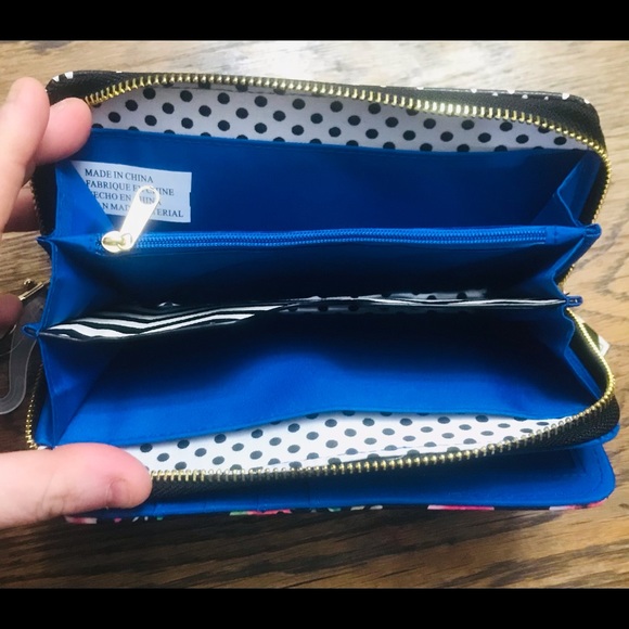 Brand New Mix/Match Wallet - Picture 3 of 4